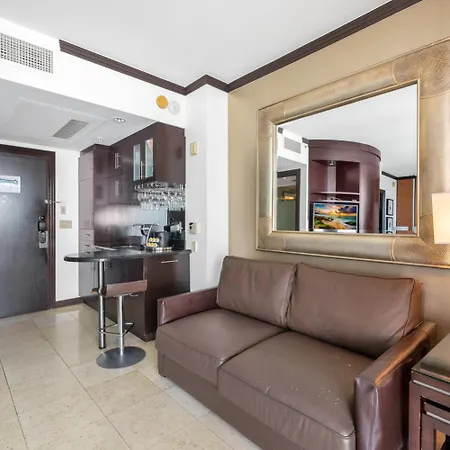 Large Suites On Ocean Drive With Direct Access To The Beach Miami Beach Exterior photo
