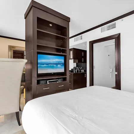 Large Suites On Ocean Drive With Direct Access To The Beach Miami Beach Exterior photo